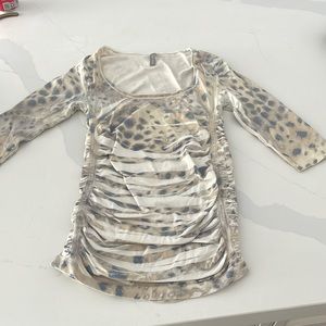 Women’s top size small